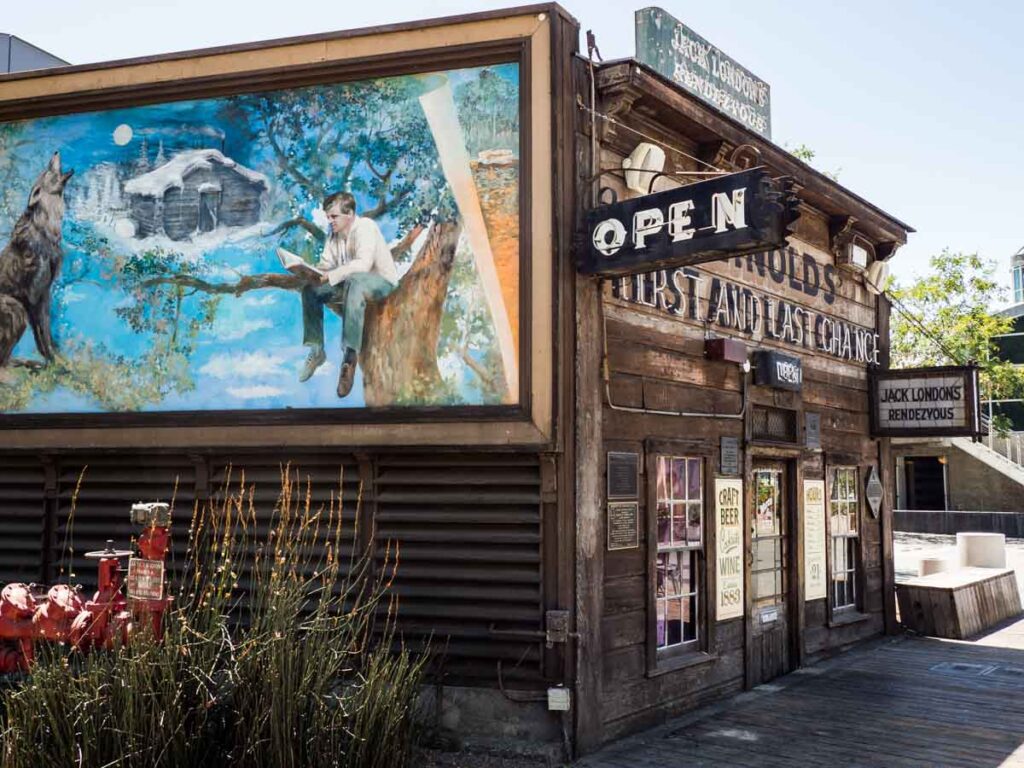 Heinhold Saloon in Jack London Square Oakland