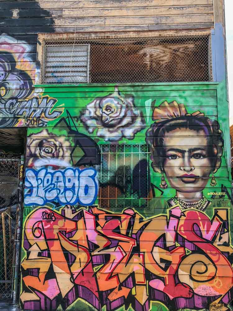 SF Mission Lilac Alley graffiti