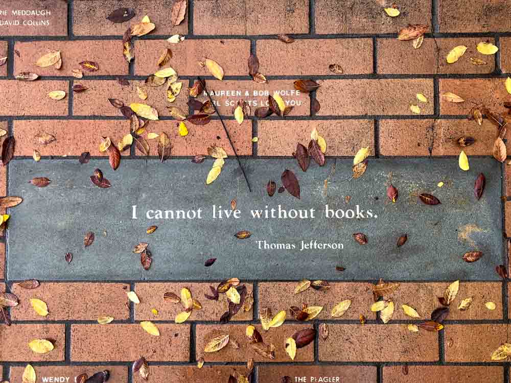 I cannot live without books Jefferson quote