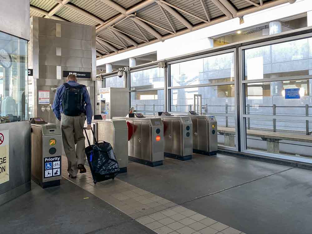 sfo bart station