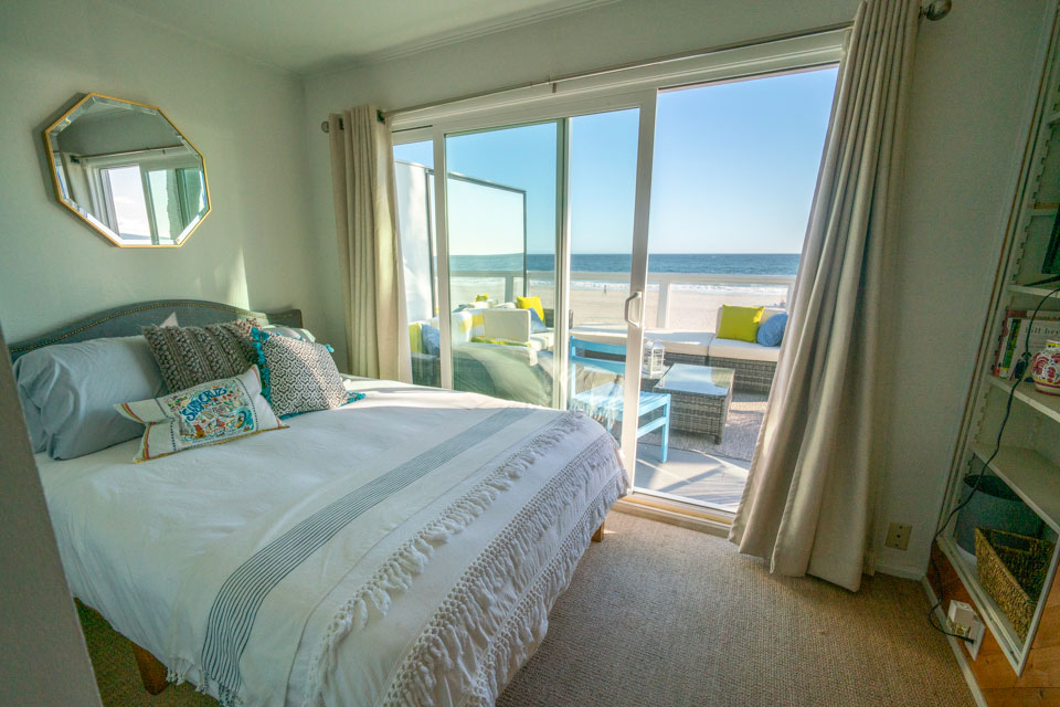 Santa Cruz Anchor's Away beach house. bedroom with ocean views