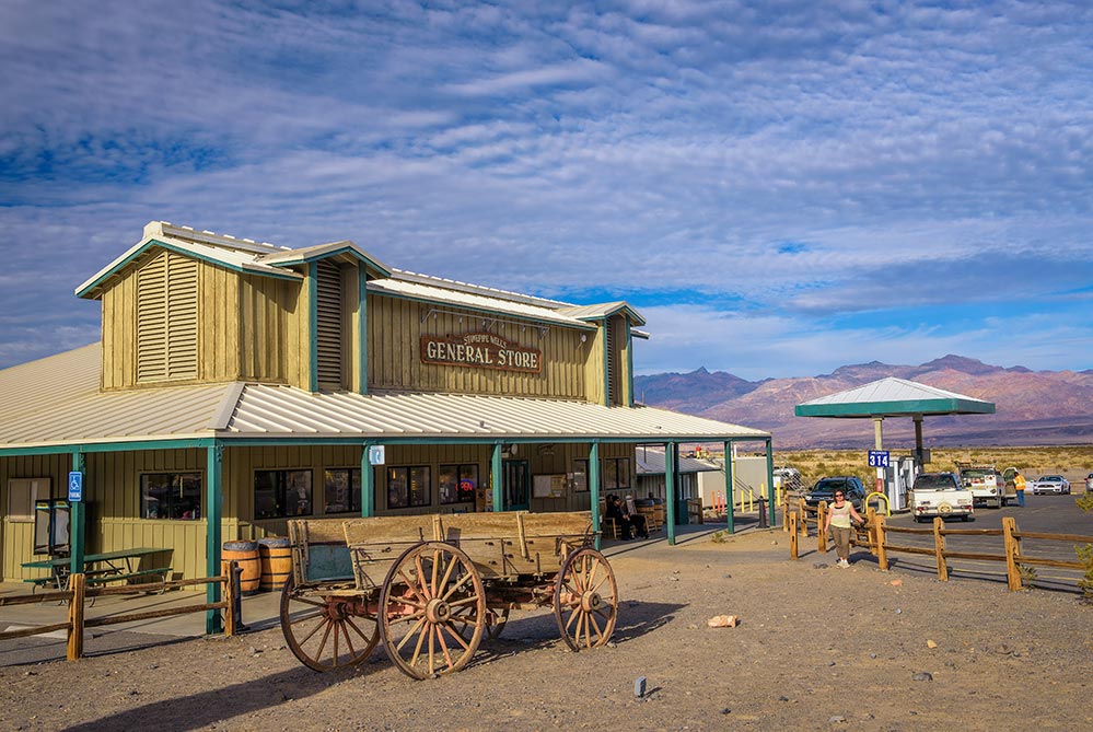 Death Valley where to stay Stovepipe Wells village