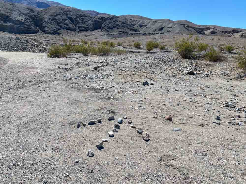 Sidewinder Canyon trailhead arrow