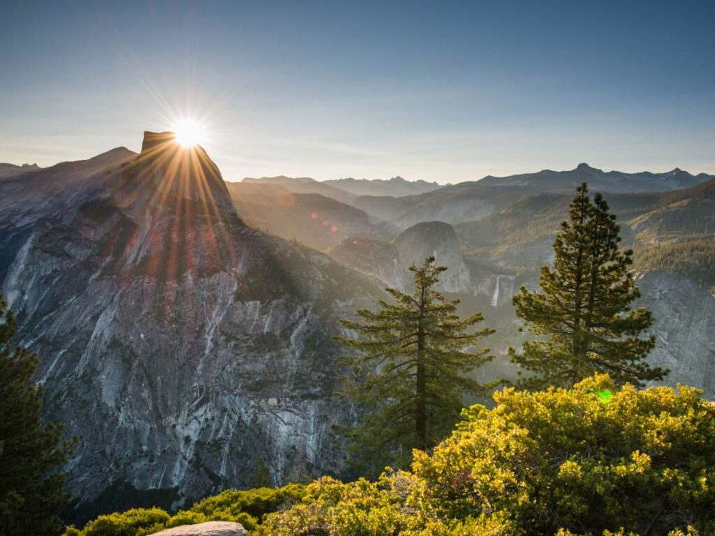 National Parks California: Yosemite National Park sun and mountains