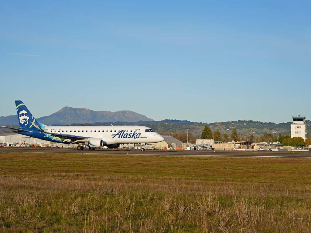 Sonoma County Airport Alaska Airlines plane