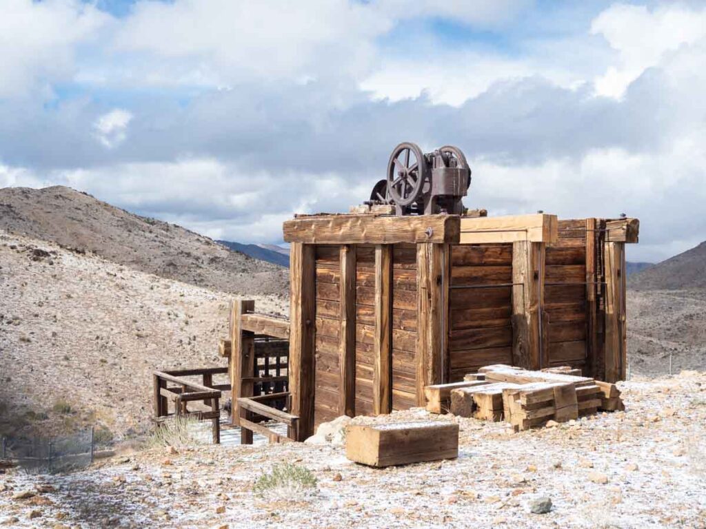 Lost Mine trail in Joshua Tree with old mining equipment