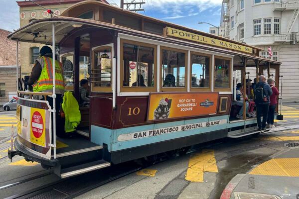Riding San Francisco cable car- Powell Mason line.