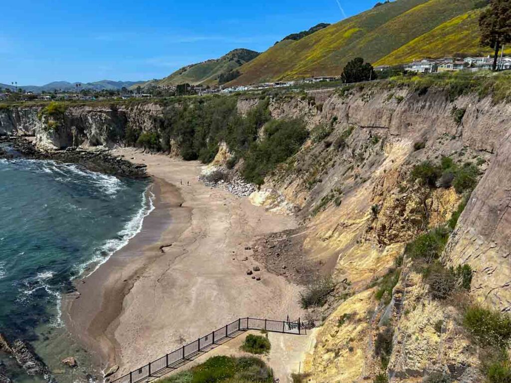 Pismo Beach Dinosaur Cove beach cliff, with beach.